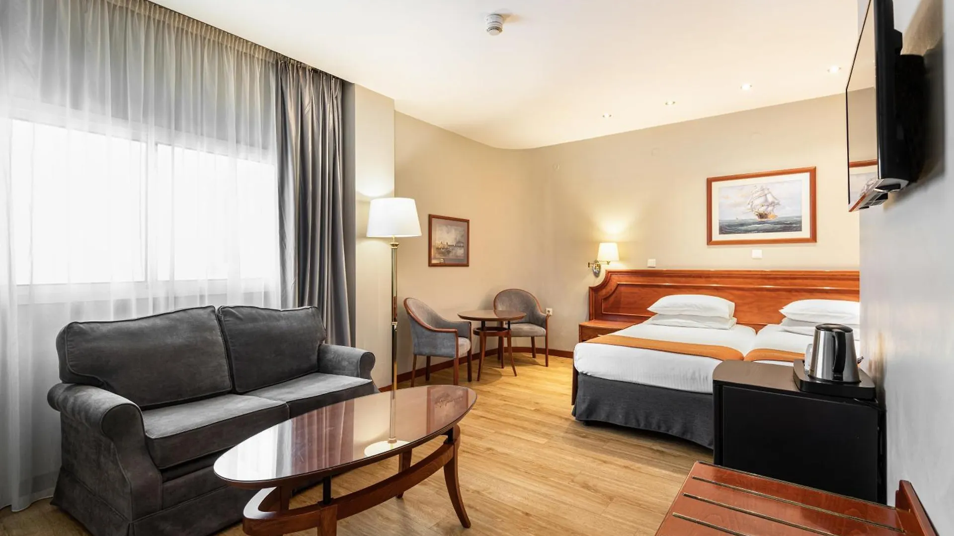 Holiday Inn Thessaloniki By Ihg 5*,  Griechenland